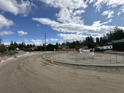 Shannon-Lake-roundabout.JPG